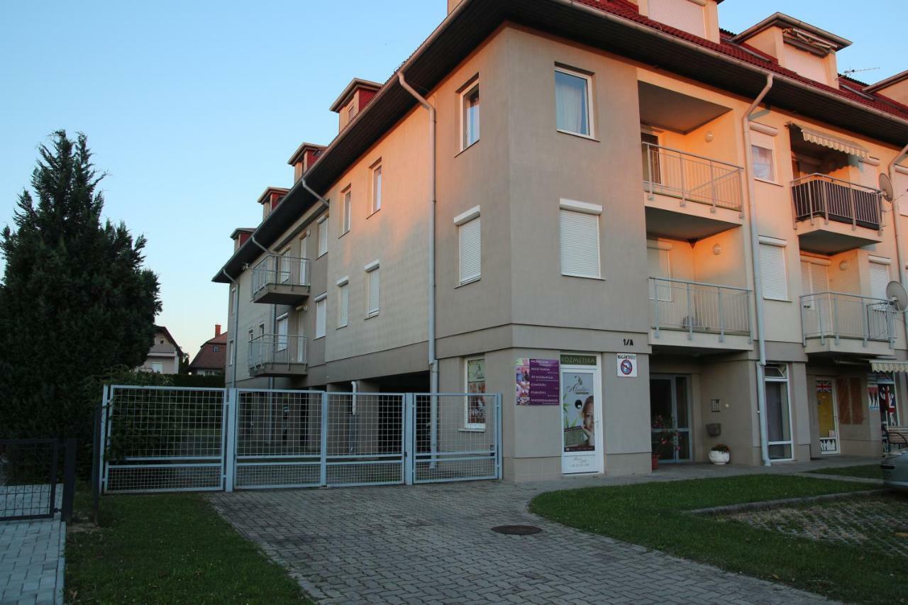 Apartment With Swing Heviz Bagian luar foto