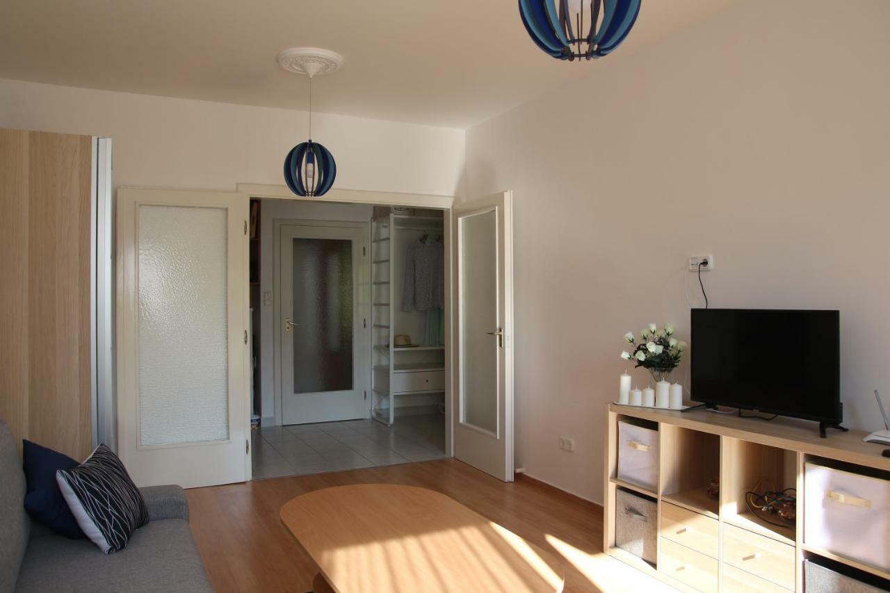 Apartment With Swing Heviz Bagian luar foto