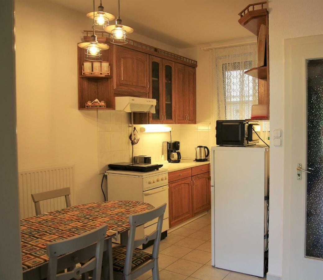Apartment With Swing Heviz Bagian luar foto