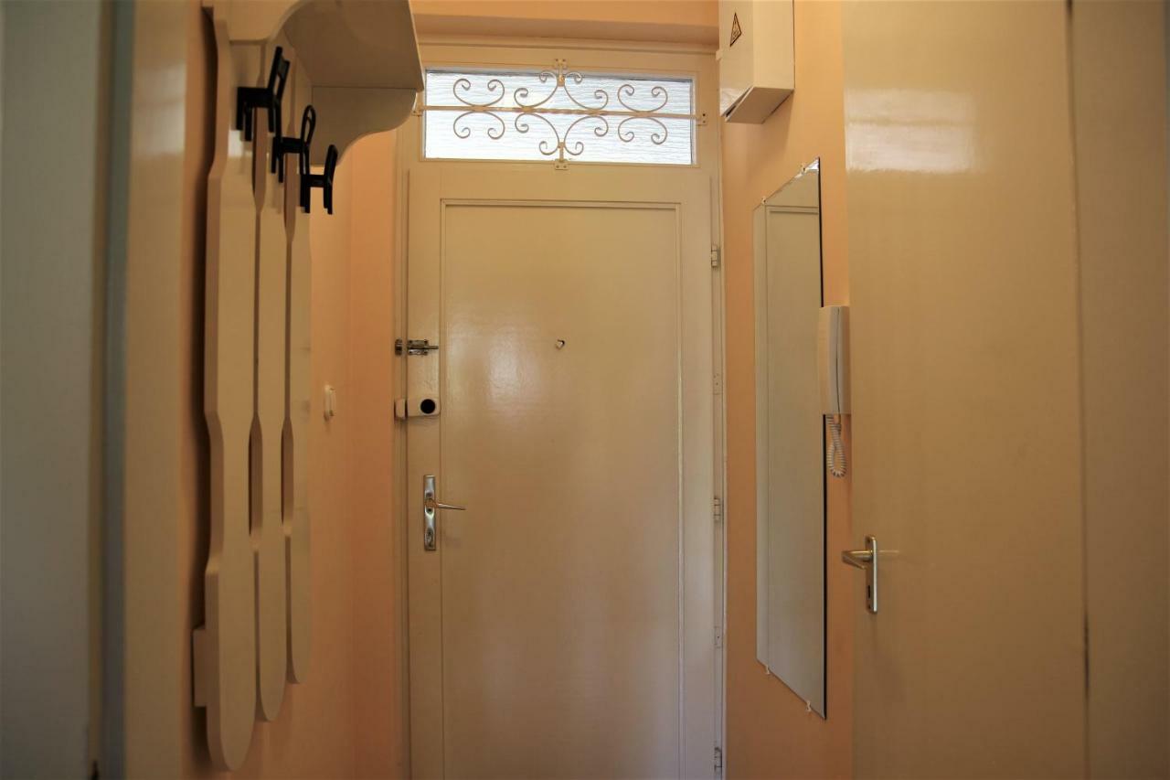 Apartment With Swing Heviz Bagian luar foto